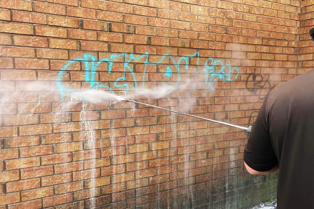 Lavage a pression graffiti